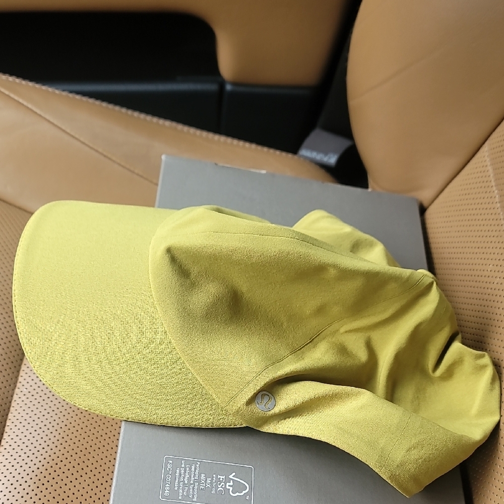 Lululemon Lightweight Size 0/S Yellow Cap
